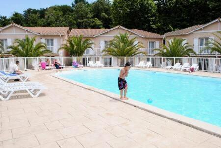 Petit Oasis Avec Piscine Appartement Anglet Buitenkant foto